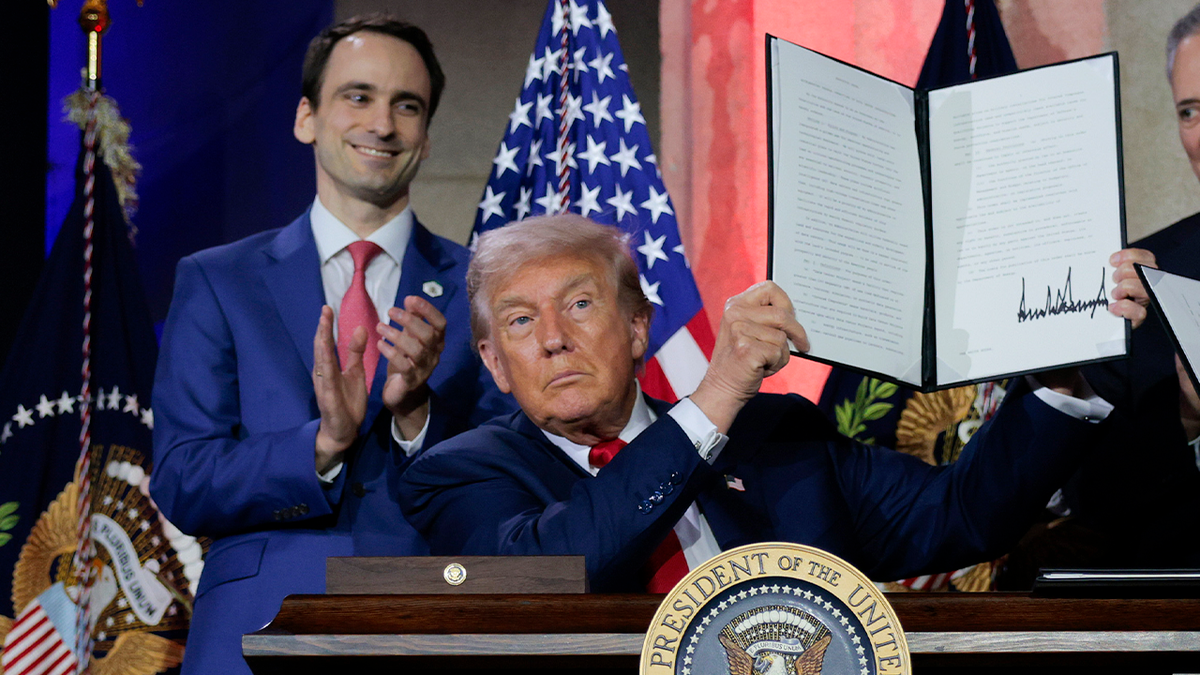 Trump AI Executive Order Splits Industry
